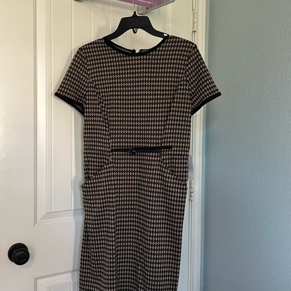 Max Studio Work Dress, size Sm, belted with pockets, NWT